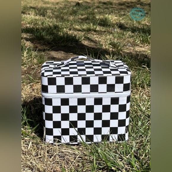 Sterling Kreek Handbags - TAKE THE LEAD MAKEUP BOX